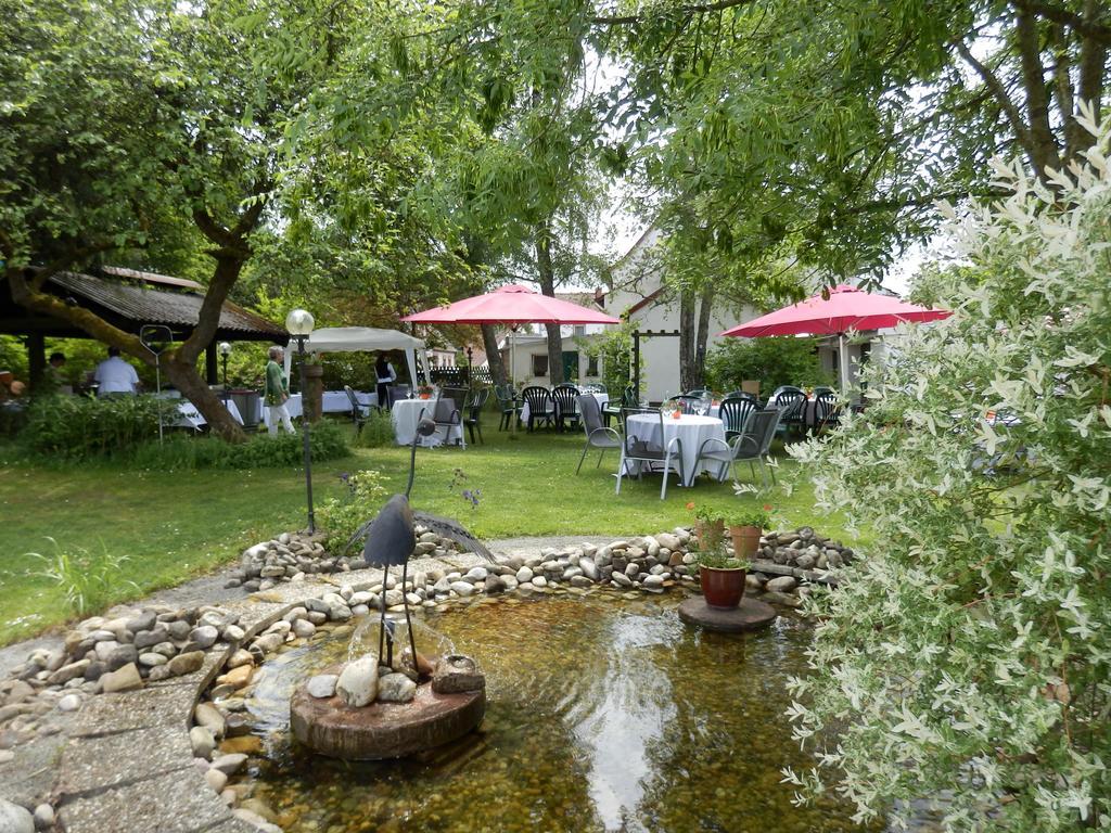 Landgasthof & Hotel "Zum Schwan" Gmbh Trippstadt Kültér fotó