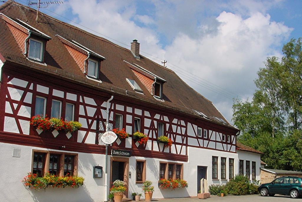 Landgasthof & Hotel "Zum Schwan" Gmbh Trippstadt Kültér fotó