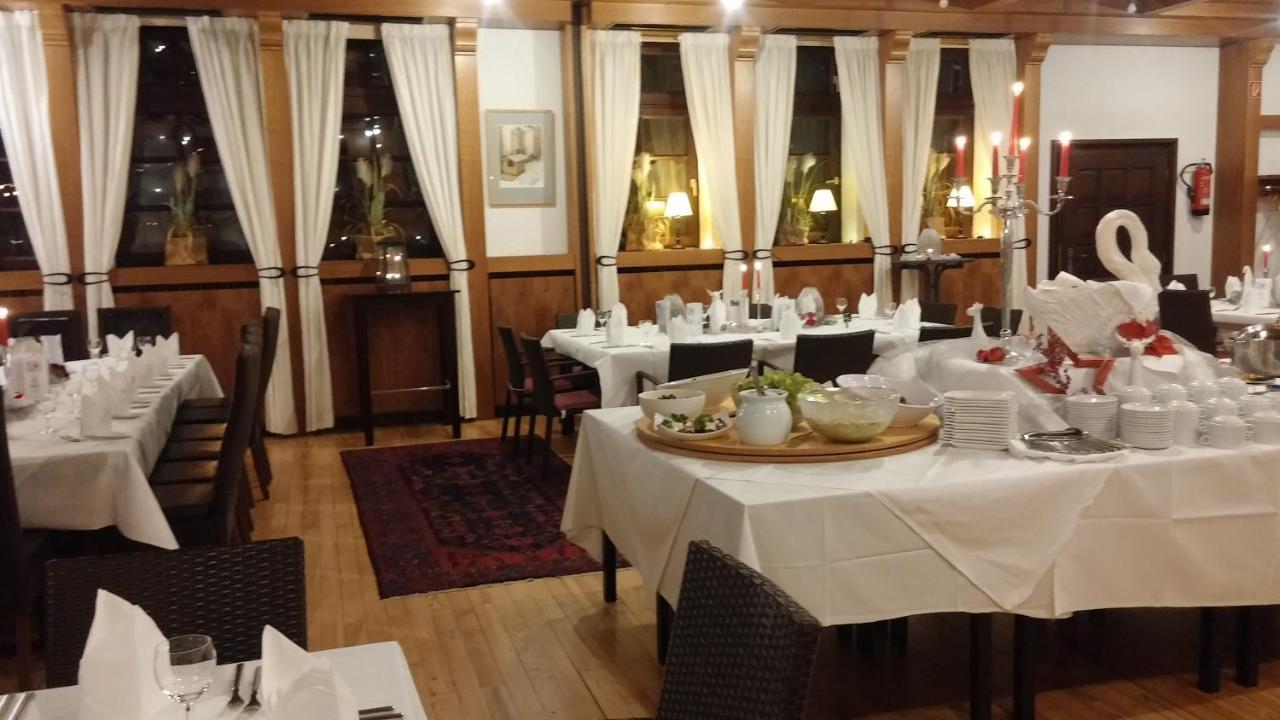 Landgasthof & Hotel "Zum Schwan" Gmbh Trippstadt Kültér fotó